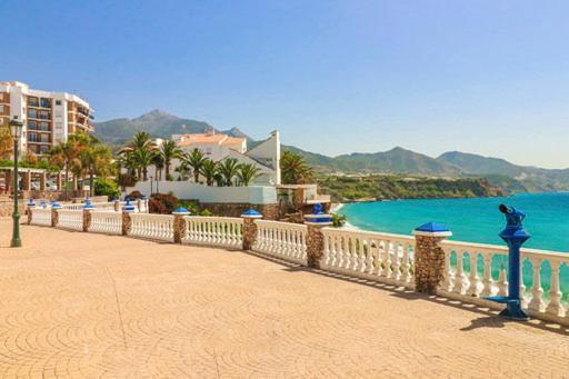 Capistrano Village B, 1 Bedroom + Free Wi-Fi Nerja Dış mekan fotoğraf