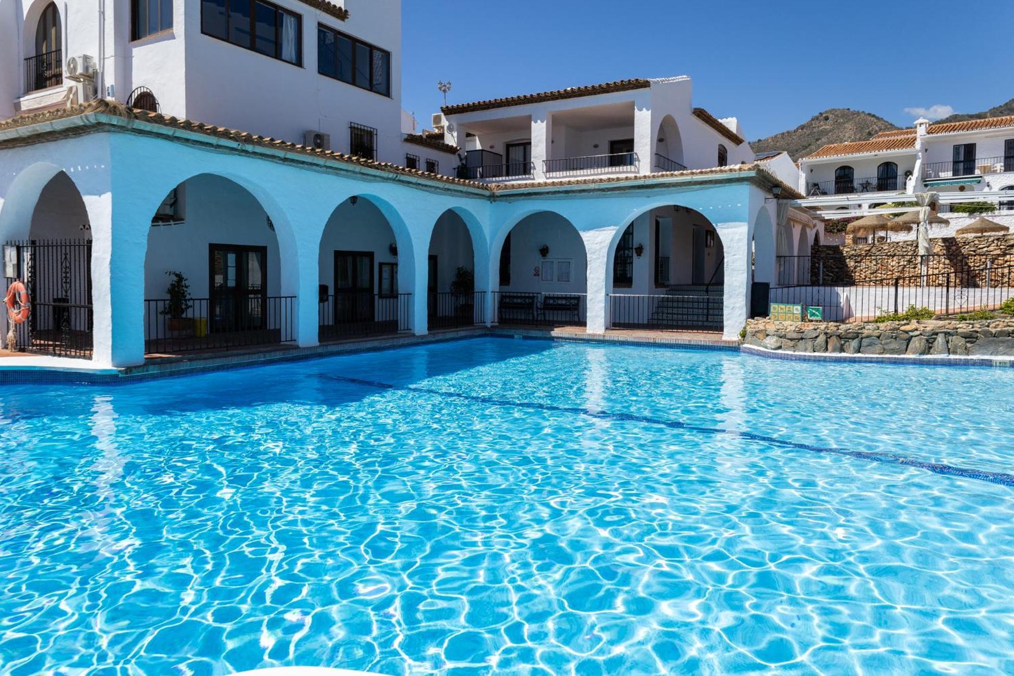 Capistrano Village B, 1 Bedroom + Free Wi-Fi Nerja Dış mekan fotoğraf