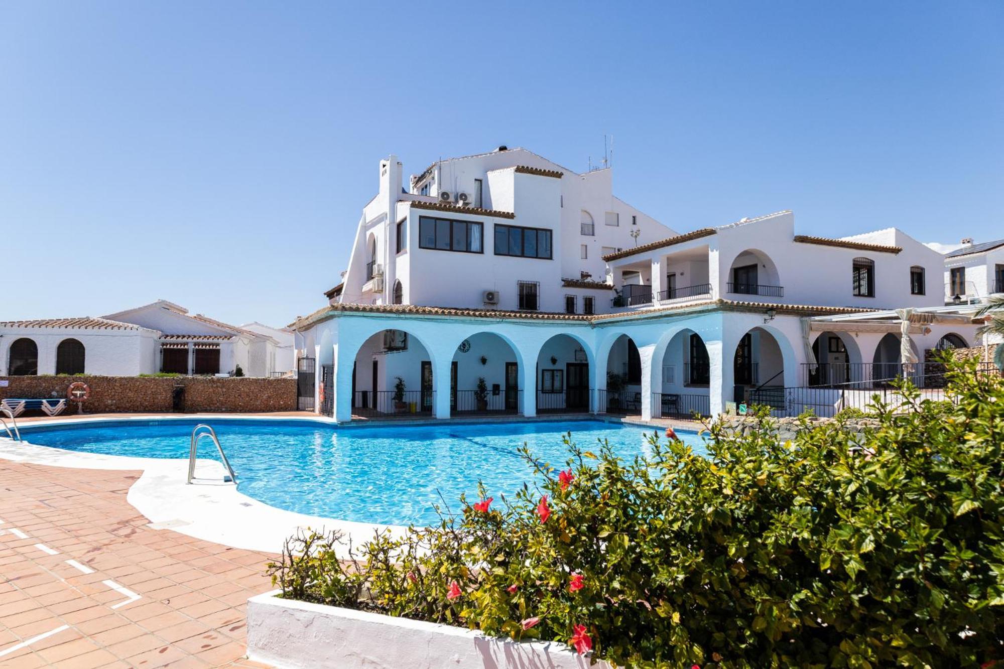 Capistrano Village B, 1 Bedroom + Free Wi-Fi Nerja Dış mekan fotoğraf
