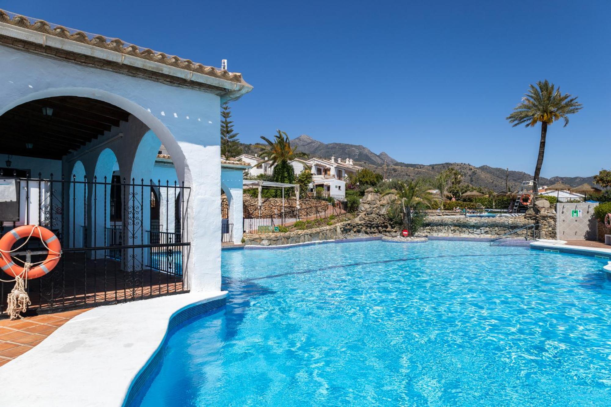 Capistrano Village B, 1 Bedroom + Free Wi-Fi Nerja Dış mekan fotoğraf