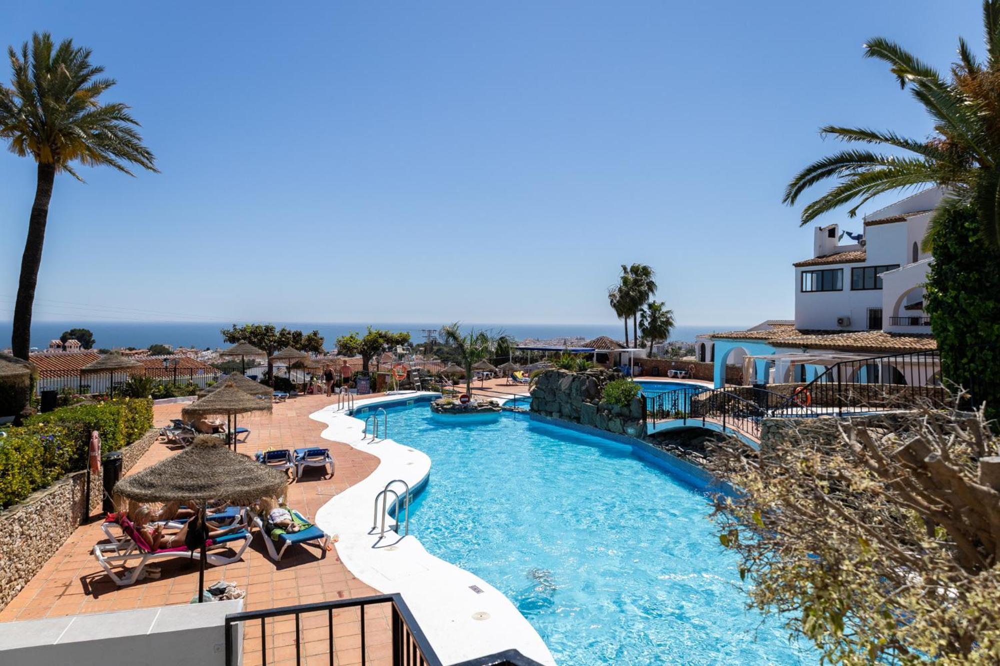 Capistrano Village B, 1 Bedroom + Free Wi-Fi Nerja Dış mekan fotoğraf
