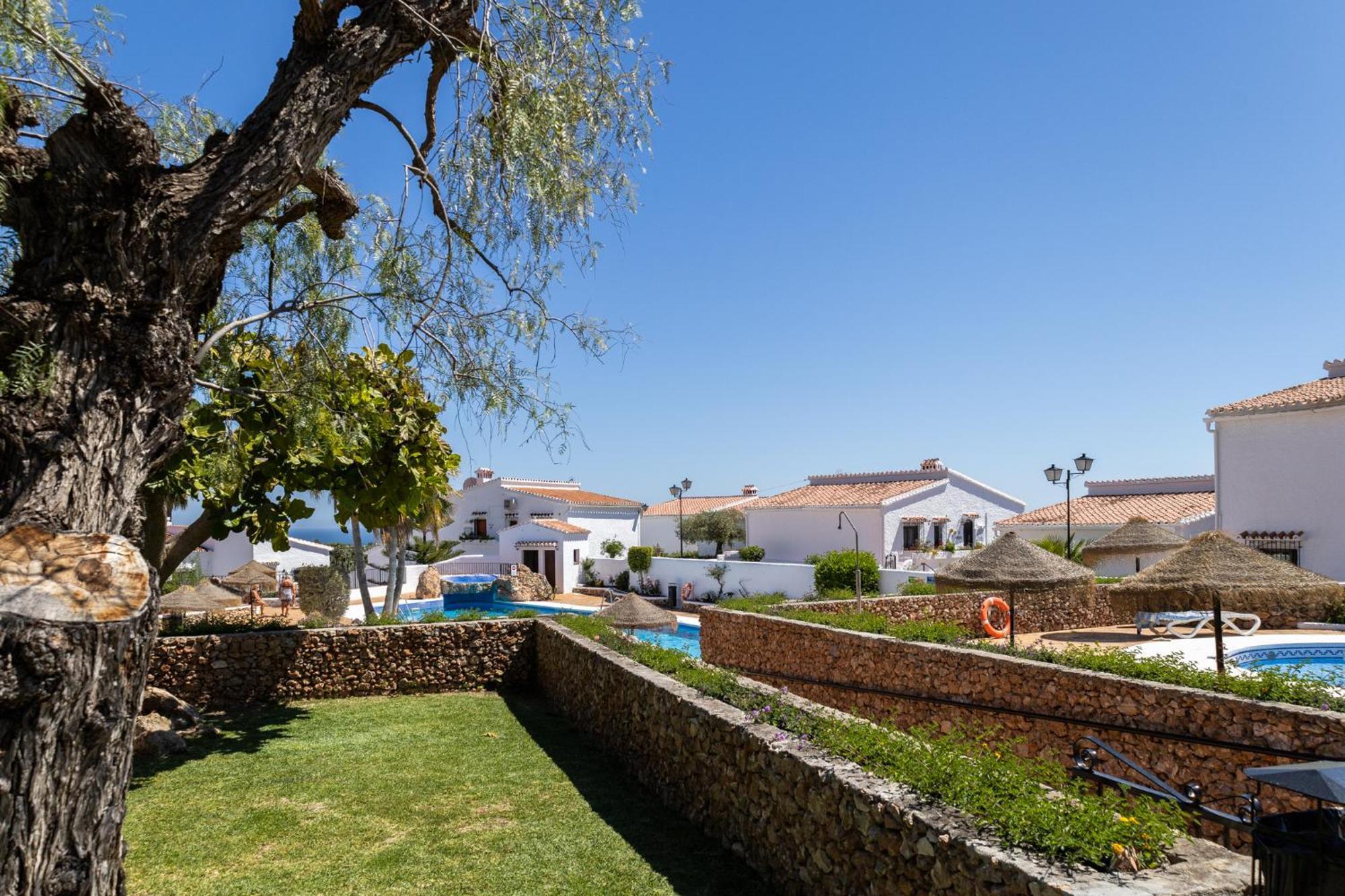 Capistrano Village B, 1 Bedroom + Free Wi-Fi Nerja Dış mekan fotoğraf