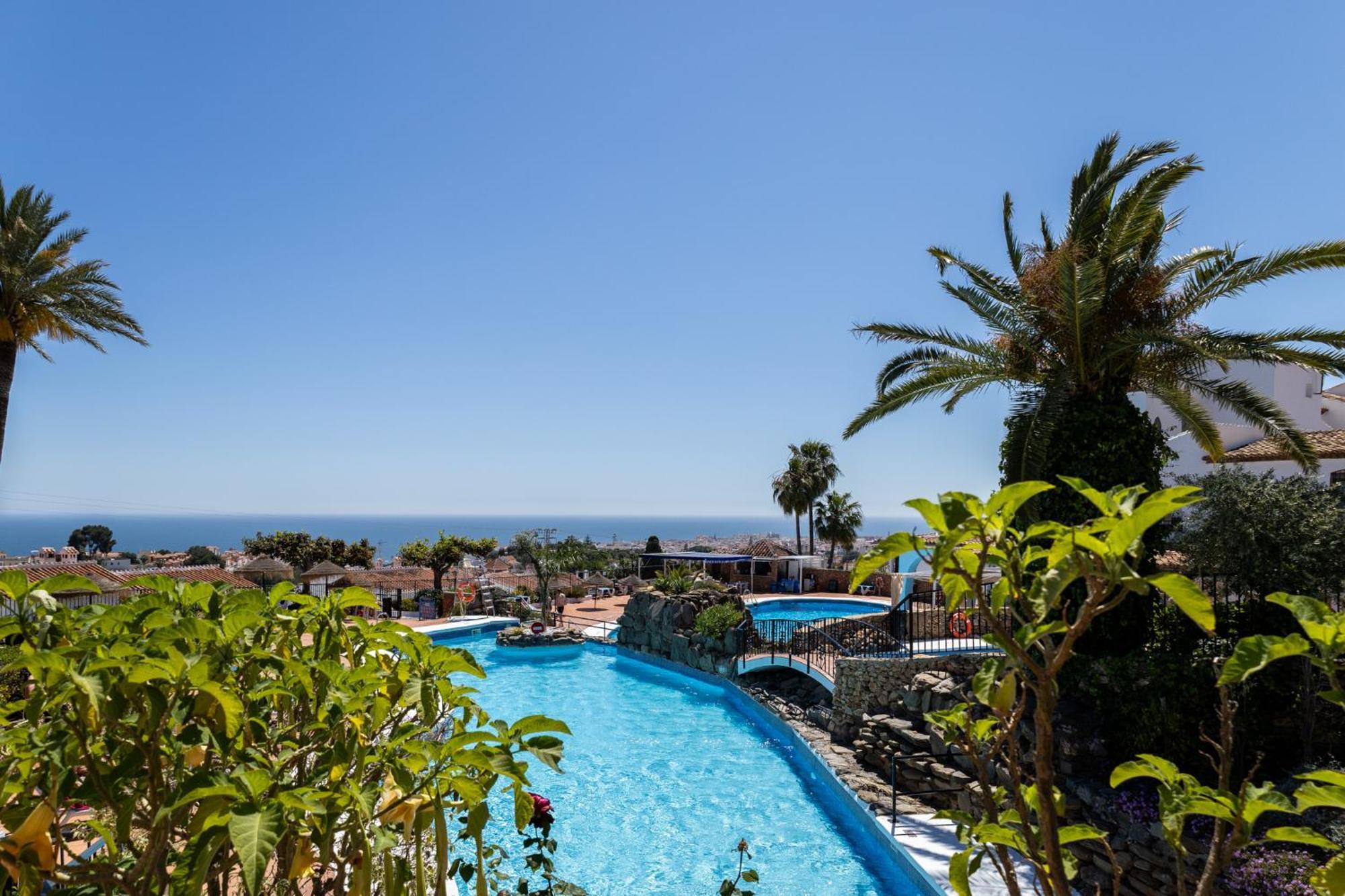 Capistrano Village B, 1 Bedroom + Free Wi-Fi Nerja Dış mekan fotoğraf