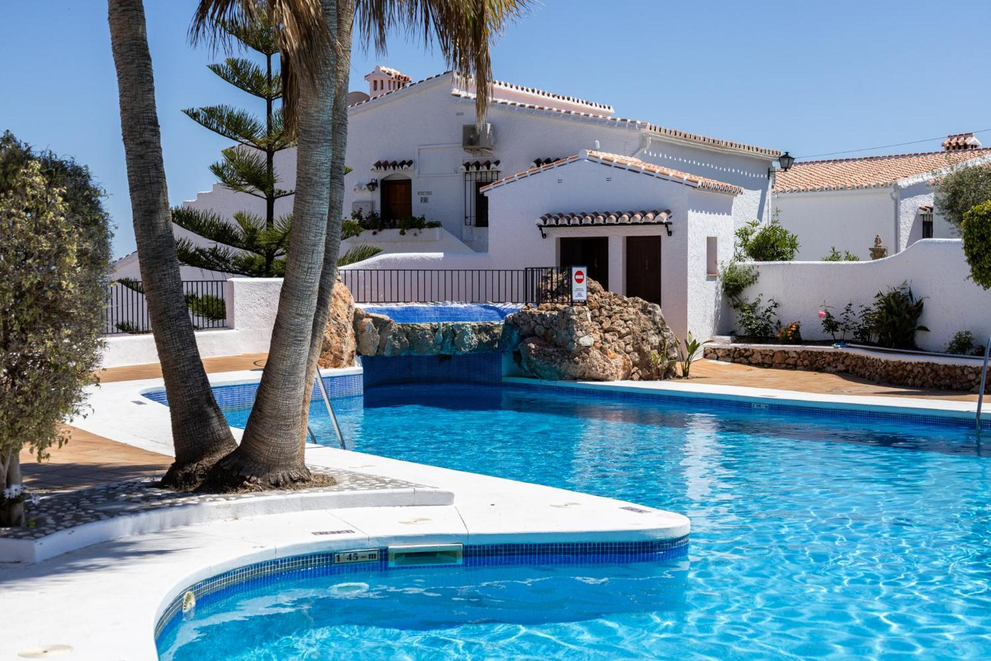 Capistrano Village B, 1 Bedroom + Free Wi-Fi Nerja Dış mekan fotoğraf