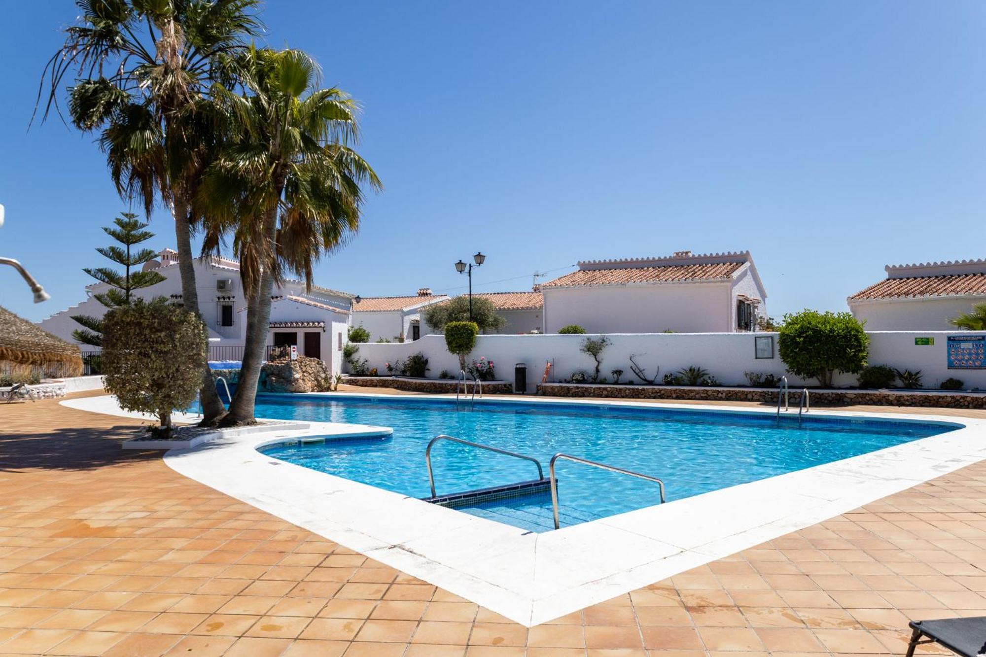 Capistrano Village B, 1 Bedroom + Free Wi-Fi Nerja Dış mekan fotoğraf